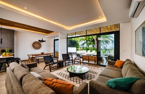 Potrero House | Beachfront! Enjoy Incredible Sunsets From Our Modern Estate