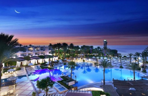 El Hadaba Hotel | Beachfront Resort with Pools, Full-service Spa and Tennis Courts