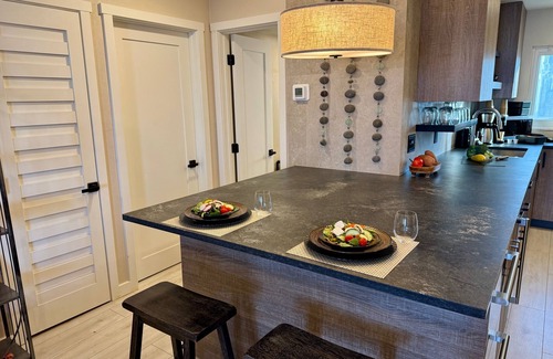 Bradenton Beach Condo | Beachfront 2/1 - Newly Remodeled. Step out the door onto the sand. Amazing! - D