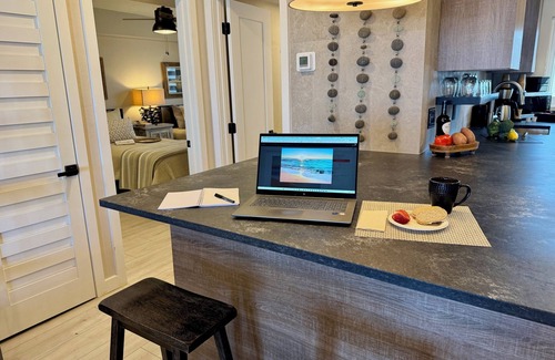 Bradenton Beach Condo | Beachfront 2/1 - Newly Remodeled. Step out the door onto the sand. Amazing! - D