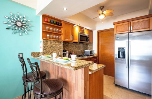 Colonia 5 de Diciembre Condo | BEACHFRONT 2-Bedroom Condo - New Dates Available - DOWNTOWN!