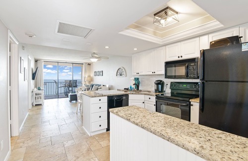 Marco Island Condo | Beachfront 2 Bed at Popular Seawinds!