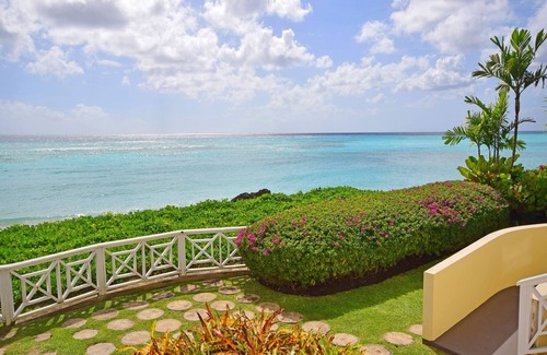 Worthing Apartment | Beachfront 2-Bed Condo with Plunge Pool - Indramer 1