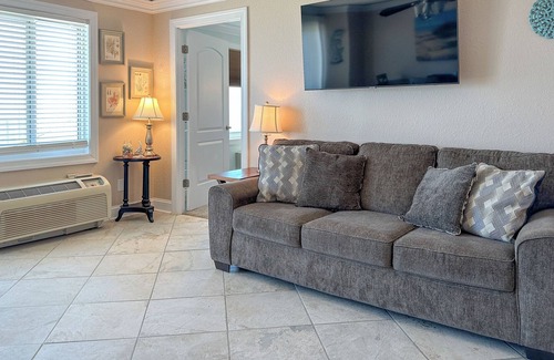 Northeast Virginia Beach Condo | Beachfront 2 Bedroom with private balcony, Unit 904