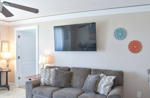 Northeast Virginia Beach Condo | Beachfront 2 Bedroom with private balcony, Unit 904