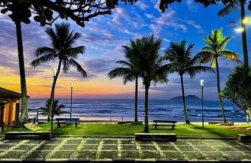 Tombo Apartment | Beachfront - 2 Bedroom Suites + Air Conditioning, 2 Bathrooms, Living Room, Kitchen, 1 Garage, Wi-Fi and Bed Linen