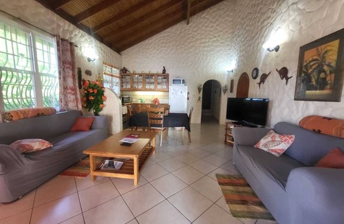 Black Rock Apartment | Beachfront 2 Bedroom FamilyStyle Apartment on Courland Bay with Salt Water Pool