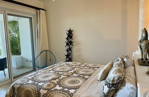 San Jose del Cabo Condo | Beachfront, 2 Bedroom, ground floor corner unit with amazing views. Free WIFI
