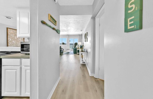 Sunnyside Condo | ☀️BeachFront-2 King Bedrooms-Pinnacle Port C1502☀️