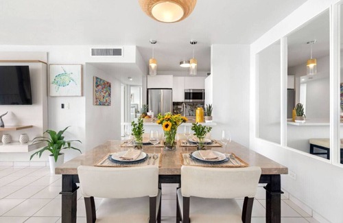 Isla Verde Condo | Beachfront 2b/2b Walk 2 Eat Isla Verde Beach