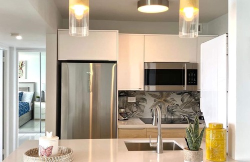 Isla Verde Condo | Beachfront 2b/2b Walk 2 Eat Isla Verde Beach