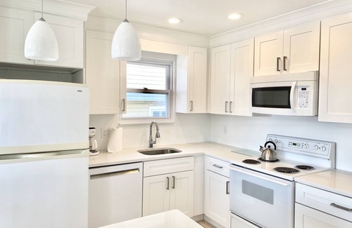 South End House | Beachfront 2nd Fl Retreat - PET FRIENDLY -with FABULOUS OCEAN VEIWS