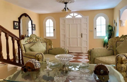 Arekmane Villa | Beachfront 3 Bedroom Villa w/ Parking