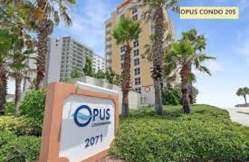 Daytona Beach House | Beachfront 3br Condo With Stunning Views Daytona