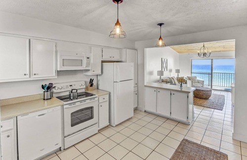 Seagrove Beach Condo | Beachfront 30A Condo! Stunning Views, Pool, 5min to Seaside, Sleeps 6, WiFi, Vacayzen Credit!