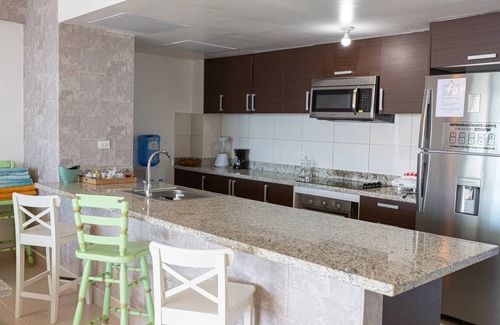 Juan Dolio - El Pueblo Apartment | Beachfront| 3BR| King Bed| Full Kitchen| 170m²