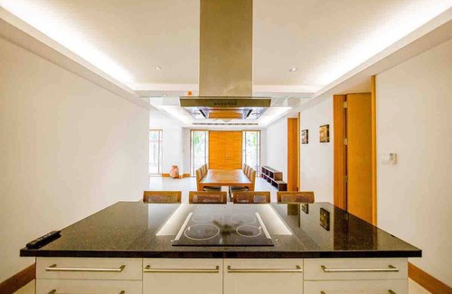 Sa Khu Apartment | Beachfront 3br Luxe plunge Pool On Naithon Beach