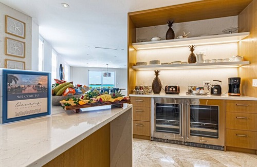Nassau Apartment | Beachfront 3BR Penthouse w/Terrace Next to BahaMar