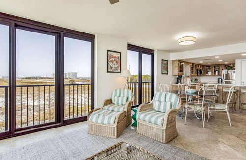 Orange Beach East Condo | Beachfront 3BR Sleeps 11 Bunks Corner