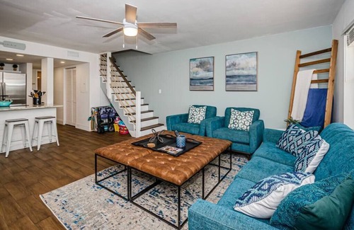 Sunset Beach Condo | Beachfront 3BR Penthouse | Private Balcony | Treasure Island