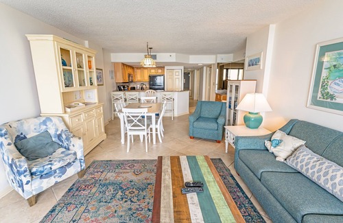 Myrtle Beach Condo | Beachfront 4BR condo w/hot tubs & views