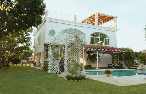 Punta Chame Villa | Beachfront 5BR Villa in Punta Chame ~Pool ~Rooftop