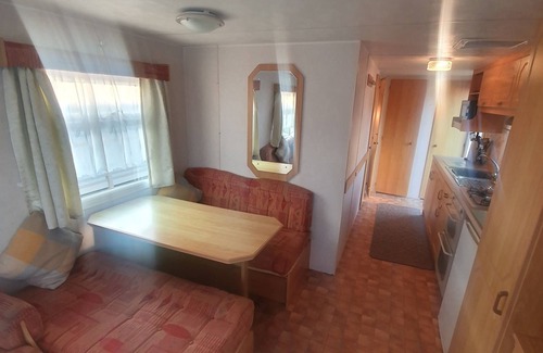 Skegness House | Beachfront 6 Berth Caravan, 5mins walk to Fantasy Island