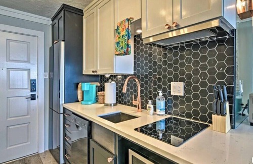 Galveston Condo | Beachfront 8th floor Studio - Stunning View