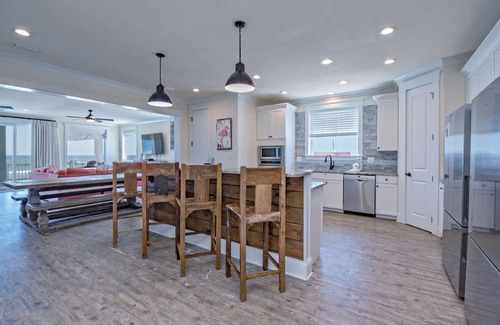Fort Morgan House | Beachfront 9bed Easybreezy West