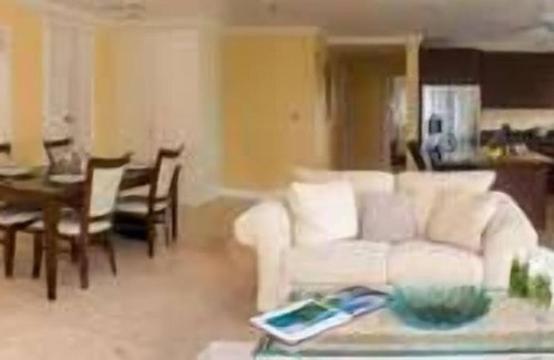 Cotton Ground House | Beachfront Accommodation! Two Spacious Spaces w/ FREE Parking, Outdoor Pools!