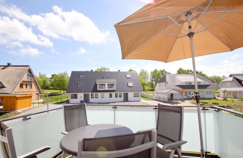 Lobbe Apartment | Beachfront apartment with balcony, use of swimming pool and sauna - Rex Rugia apartment 14-6