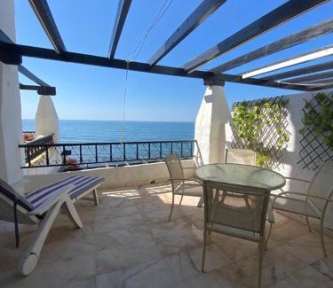 Sitio de Calahonda Apartment | Beachfront Apartment CALAHONDA BEACH