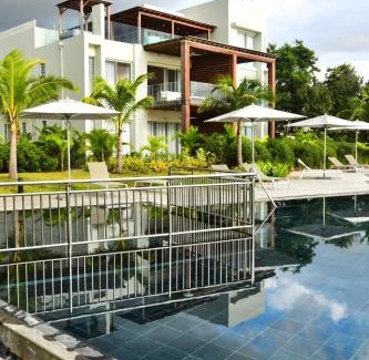 Pointe Aux Piments Apartment | Beachfront Apartment Ocean Point