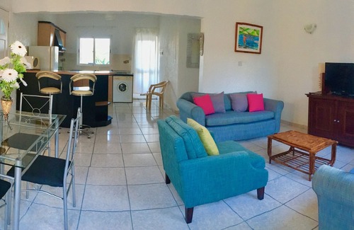 Flic-en-Flac Apartment | Beachfront Apartment with Pool & Tennis - Flic En Flac