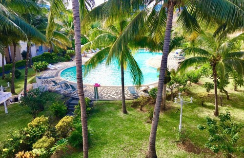 Flic-en-Flac Apartment | Beachfront Apartment with Pool & Tennis - Flic En Flac