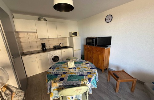 Gruissan Apartment | Beachfront Apartment 6 Guests - Terrace, Parking, Near Shops
