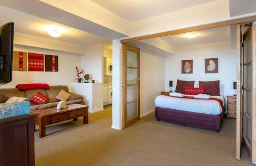 Blackmans Bay Apartment | Beachfront Apartment Blackmans Bay