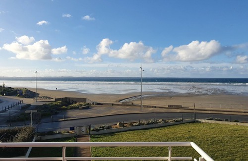 Saint-Nic Apartment | Beachfront apartment with balcony 50 m from the beach