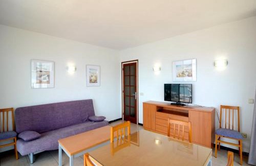 L'Estartit Apartment | Beachfront Apartment in Spain with Pool