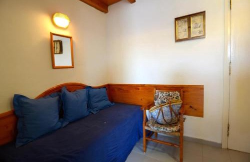 Els Griells Apartment | Beachfront Apartment in Estartit with Pool