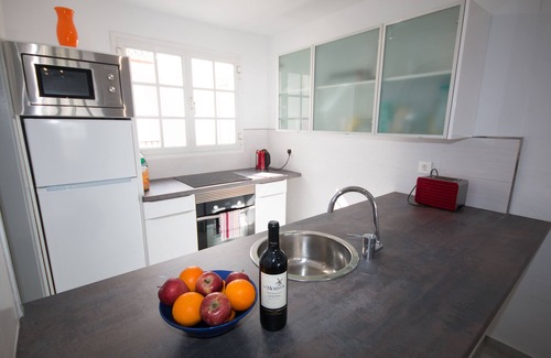 Castillo de Sabinillas Apartment | Beachfront apartment next to Duquesa port