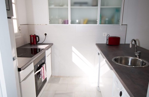 Castillo de Sabinillas Apartment | Beachfront apartment next to Duquesa port