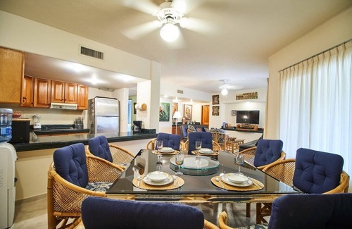 Puerto Aventuras Apartment | BeachFront Appt w/Amazing Pool in Puerto Aventuras