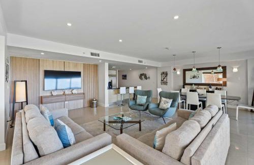 Oranjestad-West House | Beachfront - Aqua Vista 3BR condo - A347