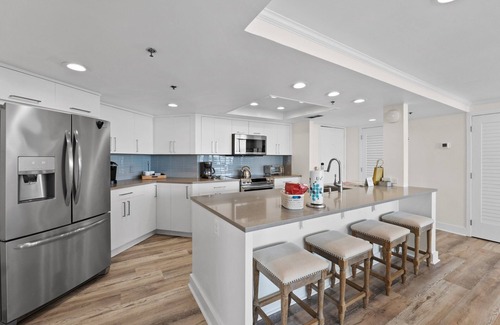 Holiday Isle Condo | Beachfront at Destin Harbor's East Pass! Epic Views, Pool, Private Beach!