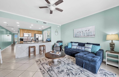 West Panama City Beach Condo | ⭐Beachfront-Beach Service-Fab Pool-Splash 303E⭐
