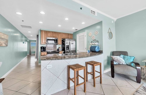 West Panama City Beach Condo | ⭐Beachfront-Beach Service-Fab Pool-Splash 303E⭐