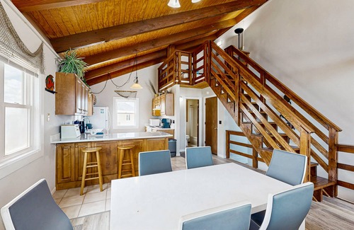 South Nags Head House | Beachfront Beauty W/Large Deck, Beach Access, Fast WiFi & Lofted Room