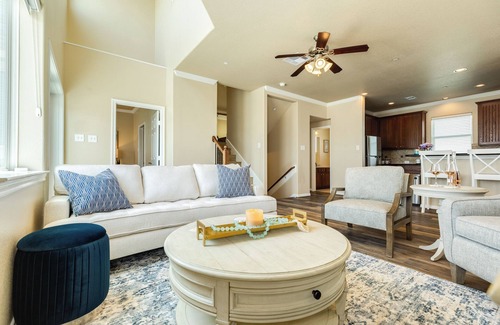 Galveston House | Beachfront Bliss! 5BR | 4.5BA | Private Walkway