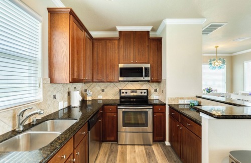 Galveston House | Beachfront Bliss! 5BR | 4.5BA | Private Walkway
